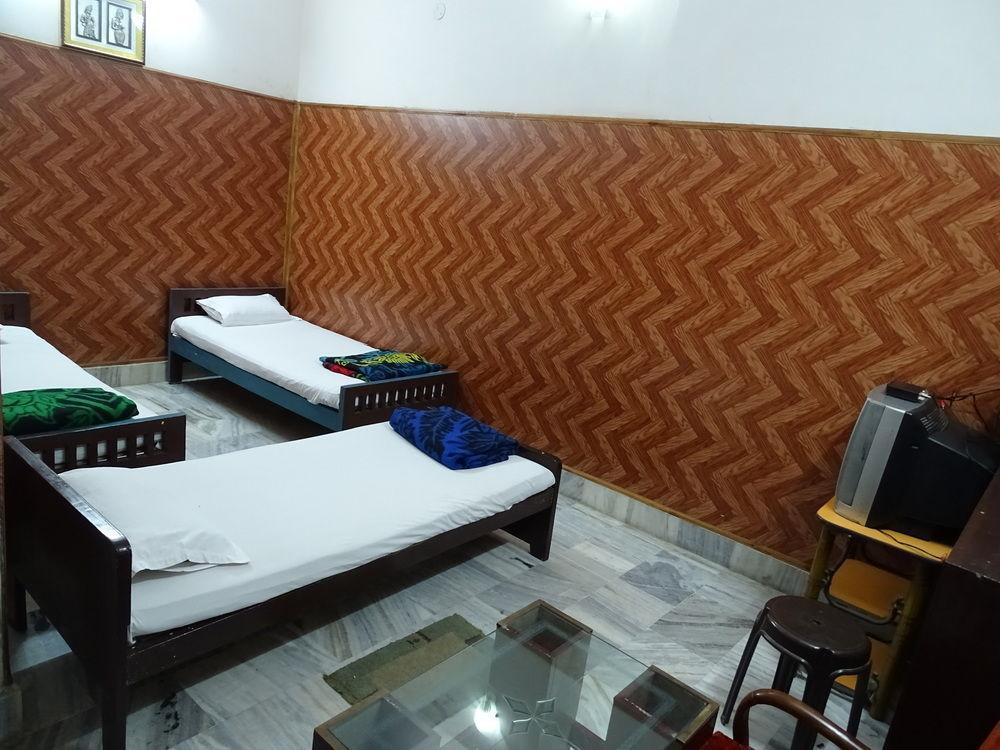 Teerth Guest House Varanasi Bagian luar foto