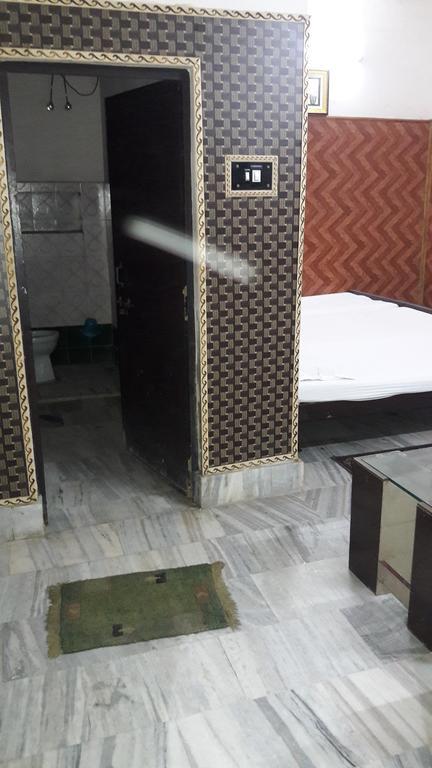 Teerth Guest House Varanasi Bagian luar foto