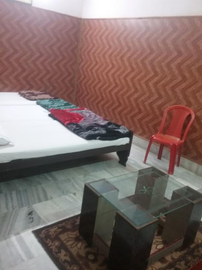 Teerth Guest House Varanasi Bagian luar foto