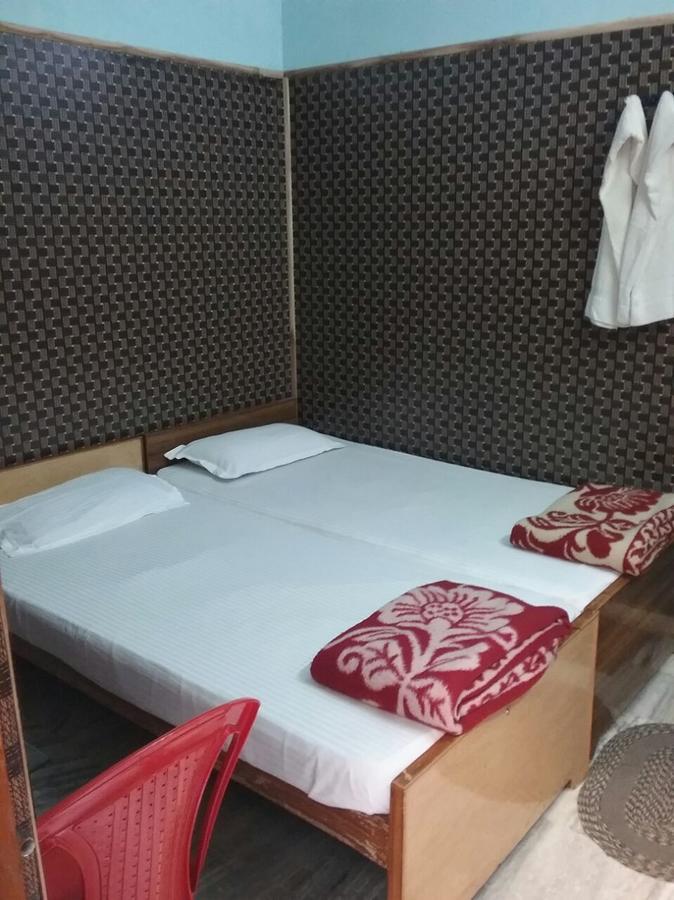 Teerth Guest House Varanasi Bagian luar foto